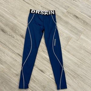 Drskin size 2s.. fits like xs